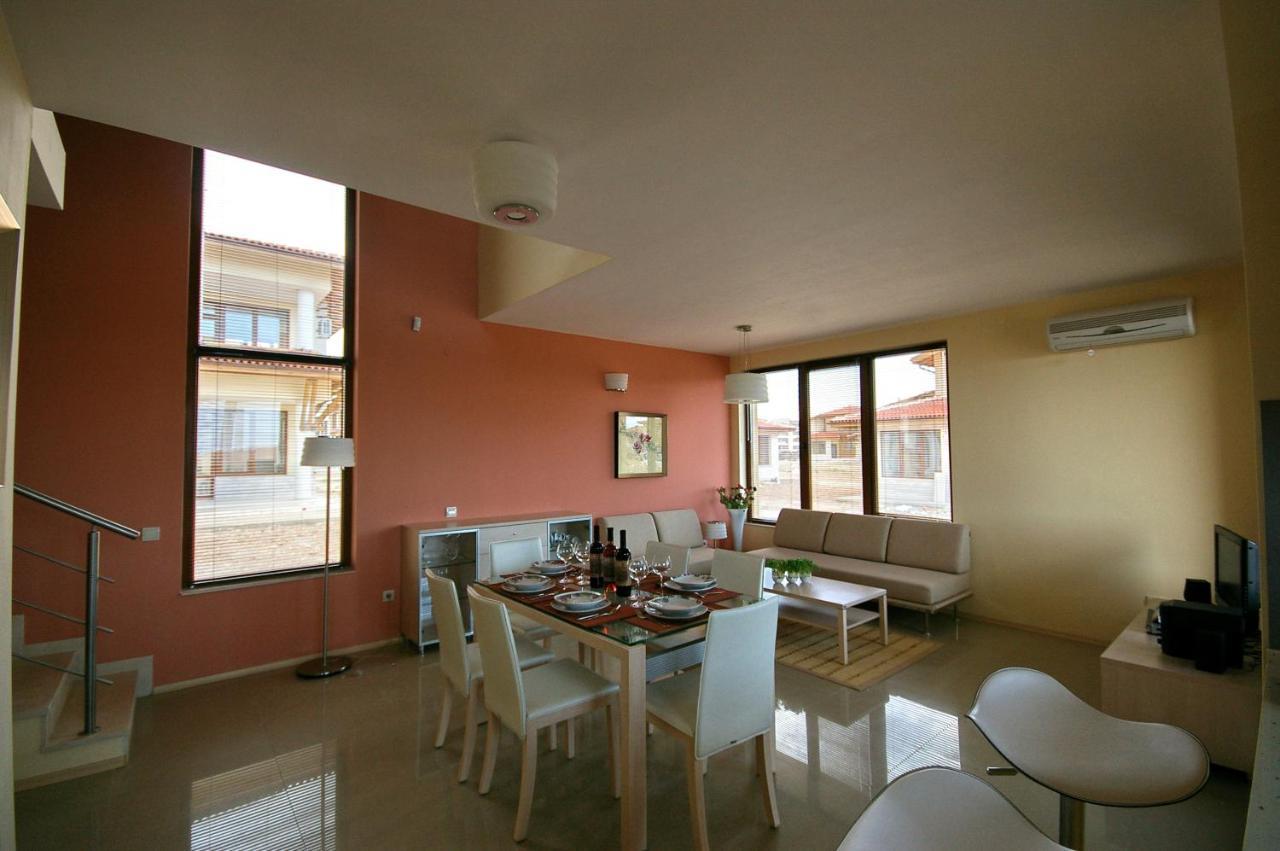 Lighthouse Apartments And Villas Balchik Extérieur photo
