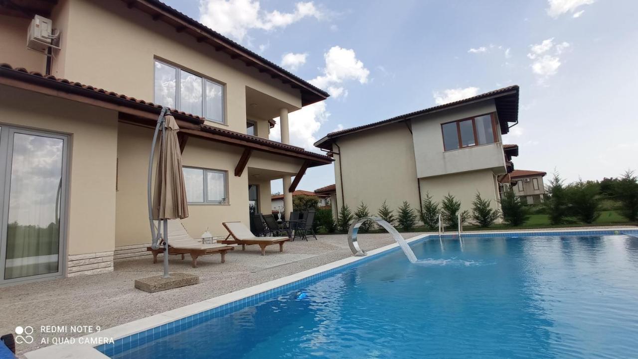 Lighthouse Apartments And Villas Balchik Extérieur photo