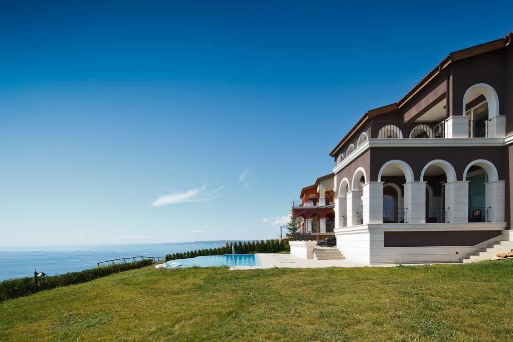 Lighthouse Apartments And Villas Balchik Extérieur photo